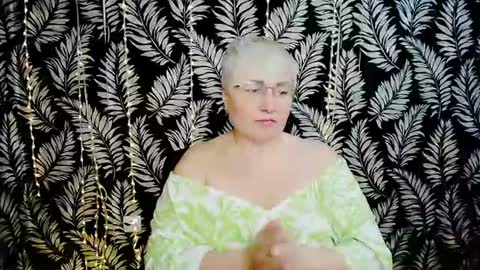 Snapshot of oliviaoskar_ chatting on June 8, 10:04 am Kelly online show from June 8, 10:04 am