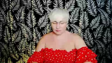 Snapshot of oliviaoskar_ chatting on June 12, 10:25 am Kelly online show from June 12, 10:25 am