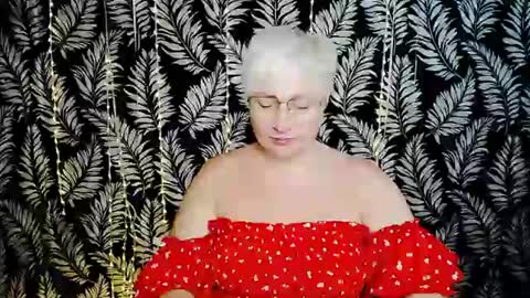 Snapshot of oliviaoskar_ chatting on June 14, 10:17 am Kelly online show from June 14, 10:17 am