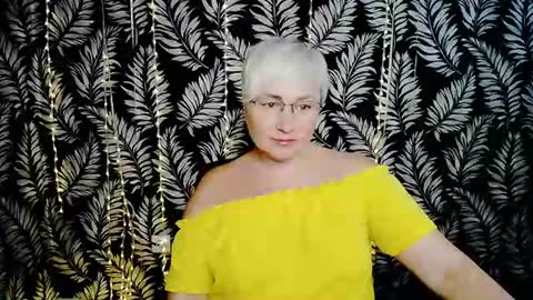 Snapshot of oliviaoskar_ chatting on June 18, 10:30 am Kelly online show from June 18, 10:30 am