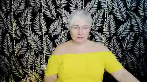 Kelly online show from August 2, 10:25 am