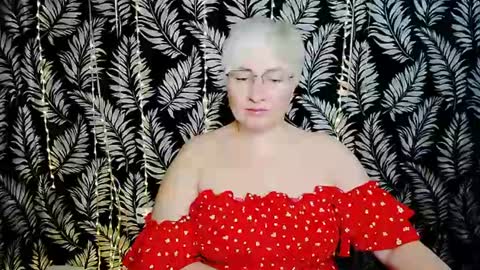 Kelly online show from August 3, 10:32 am