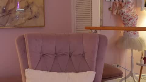 Snapshot of oliviasway chatting on February 12, 11:33 pm OliviaSway online show from February 12, 11:33 pm