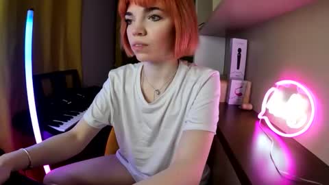 Snapshot of olivka_flower chatting on May 9, 8:36 pm Angelina Lina online show from May 9, 8:36 pm