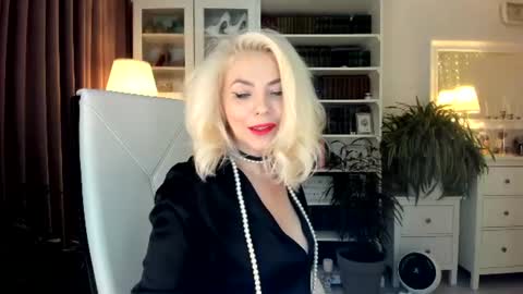 Snapshot of ollalla7 chatting on August 1, 3:00 pm ollalla7 online show from August 1, 3:00 pm