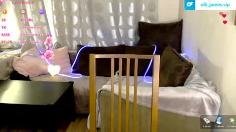 Snapshot of ollie_jamess chatting on June 7, 9:29 pm ollie_jamess online show from June 7, 9:29 pm