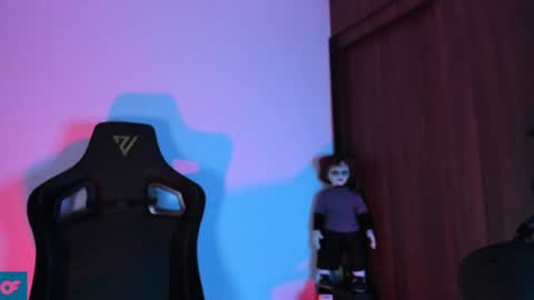     online show from December 13, 7:15 am