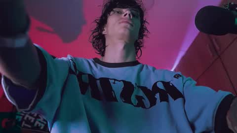     online show from October 3, 9:28 am