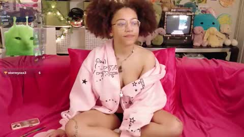 Snapshot of ollythegreat chatting on December 16, 12:48 am olly online show from December 16, 12:48 am