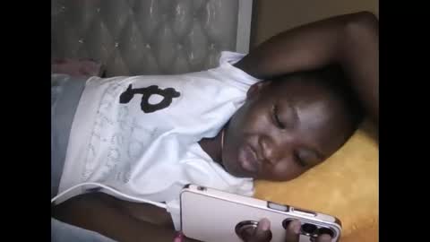 olwami4 online show from March 5, 6:37 pm