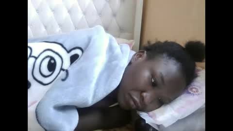 olwami4 online show from March 8, 7:45 am