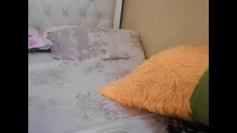 olwami4 online show from March 11, 5:02 am