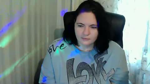 OlyaAndNetty online show from October 18, 11:00 am