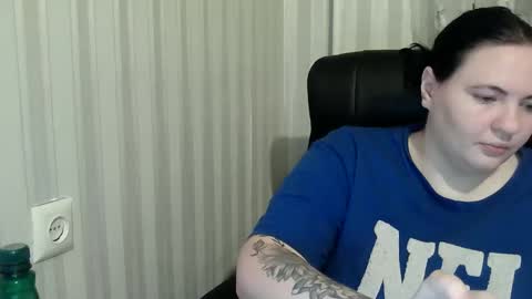 OlyaAndNetty online show from October 22, 7:02 pm