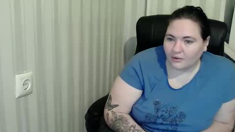 OlyaAndNetty online show from November 7, 5:35 pm