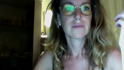 Snapshot of olyra11 chatting on June 11, 6:17 pm olyra11 online show from June 11, 6:17 pm