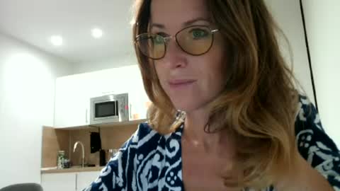 Snapshot of olyra11 chatting on July 14, 6:24 pm olyra11 online show from July 14, 6:24 pm