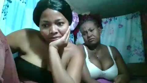 Snapshot of olyvienne90 chatting on December 15, 2:16 am olyvienne90 online show from December 15, 2:16 am