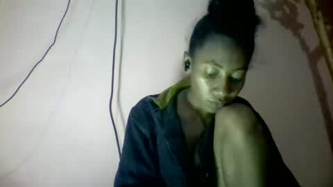 olyvienne90 online show from April 21, 7:06 pm