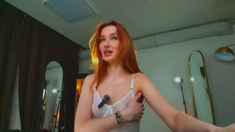 Miss Omelia online show from May 1, 4:55 pm
