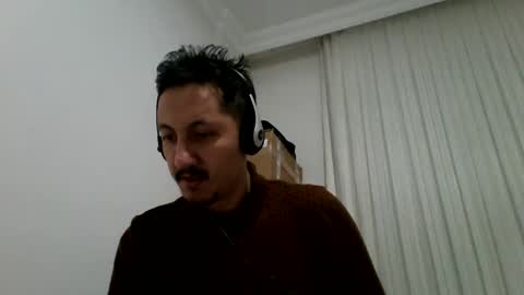 Snapshot of omercock1 chatting on January 4, 8:27 pm omy pm me online show from January 4, 8:27 pm