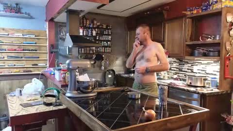 Snapshot of omfgy chatting on January 5, 8:01 pm Norm online show from January 5, 8:01 pm