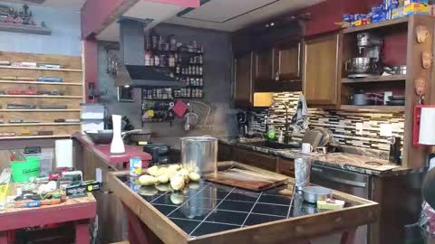 Snapshot of omfgy chatting on January 16, 9:52 pm Norm online show from January 16, 9:52 pm