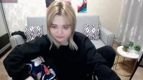 Snapshot of omg_itsperfect chatting on October 7, 11:24 pm Fina online show from October 7, 11:24 pm