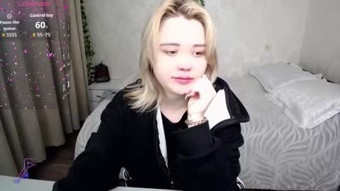 Snapshot of omg_itsperfect chatting on January 9, 6:16 am Fina online show from January 9, 6:16 am