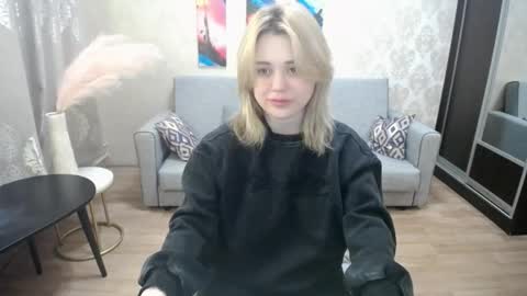 Snapshot of omg_itsperfect chatting on February 1, 7:56 pm Fina online show from February 1, 7:56 pm