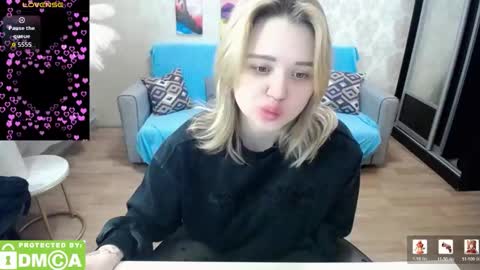 Snapshot of omg_itsperfect chatting on February 9, 6:56 pm Fina online show from February 9, 6:56 pm