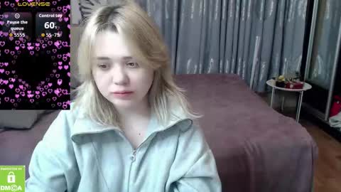 Snapshot of omg_itsperfect chatting on February 11, 8:25 pm Fina online show from February 11, 8:25 pm