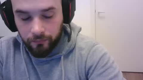 omgwhereim online show from December 16, 8:03 pm