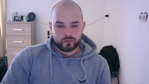 omgwhereim online show from April 10, 8:08 am