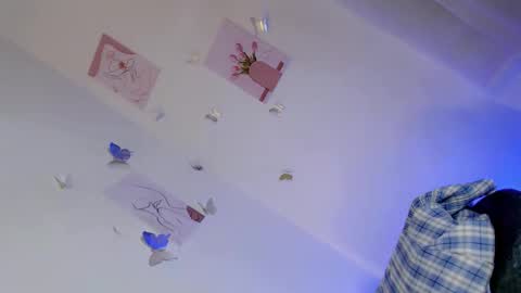 Snapshot of one_sweet_day18 chatting on May 16, 4:09 am jessy online show from May 16, 4:09 am