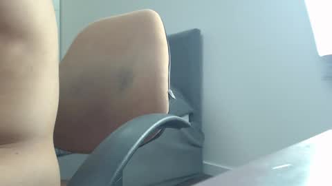 Snapshot of onebestlover chatting on February 19, 2:44 pm onebestlover online show from February 19, 2:44 pm