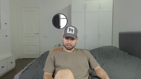 Snapshot of onebestlover chatting on February 25, 8:47 am onebestlover online show from February 25, 8:47 am