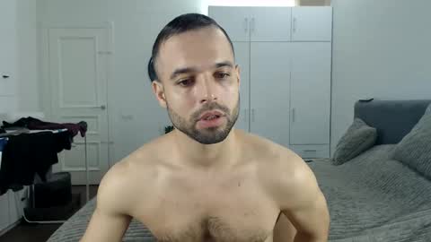 Snapshot of onebestlover chatting on November 13, 8:57 am onebestlover online show from November 13, 8:57 am