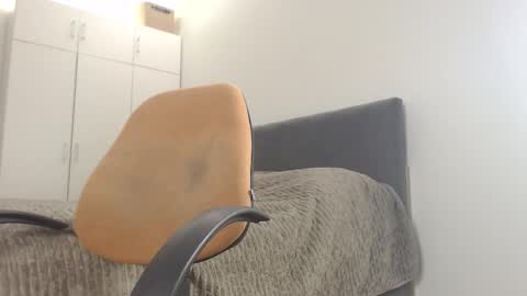 Snapshot of onebestlover chatting on November 28, 10:40 am onebestlover online show from November 28, 10:40 am