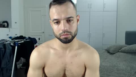 Snapshot of onebestlover chatting on December 1, 5:45 am onebestlover online show from December 1, 5:45 am