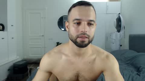 Snapshot of onebestlover chatting on December 20, 7:37 am onebestlover online show from December 20, 7:37 am