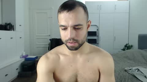 onebestlover online show from April 23, 8:24 am