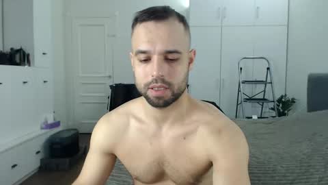 onebestlover online show from April 24, 8:39 am