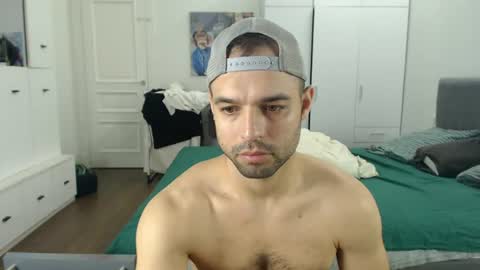 onebestlover online show from July 31, 8:14 am