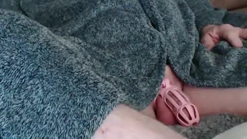 Snapshot of onehanglow chatting on December 1, 7:03 pm Butch online show from December 1, 7:03 pm