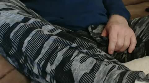 Snapshot of onehanglow chatting on December 29, 7:22 pm Butch online show from December 29, 7:22 pm