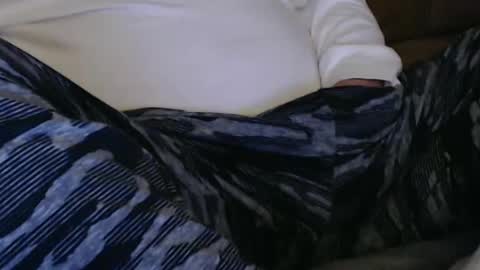 Snapshot of onehanglow chatting on March 6, 1:37 am Butch online show from March 6, 1:37 am