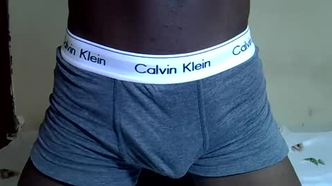 Snapshot of oneinamillionguy chatting on November 5, 6:57 am oneinamillionguy online show from November 5, 6:57 am