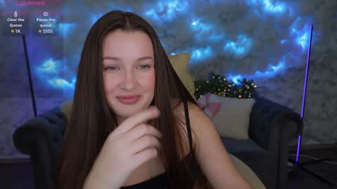 Snapshot of onelaya chatting on February 5, 8:25 pm L A Y A online show from February 5, 8:25 pm