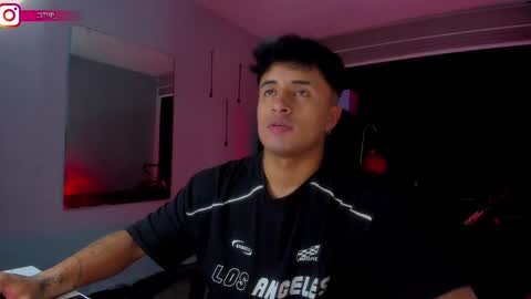 Snapshot of onemore_cum chatting on February 18, 2:38 am YIN MIGUEL online show from February 18, 2:38 am